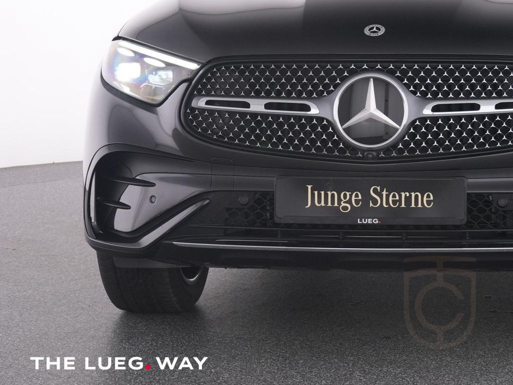 Mercedes-Benz GLC 300 e 4M AMG+MBUX+DLight+AHK+Mem+Keyl+20+360