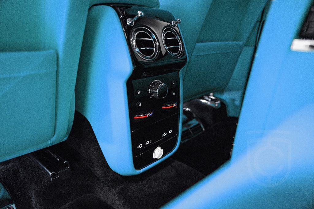 Rolls-Royce Cullinan Series II 2025 BLACK/TIFFANY 4 SEATS