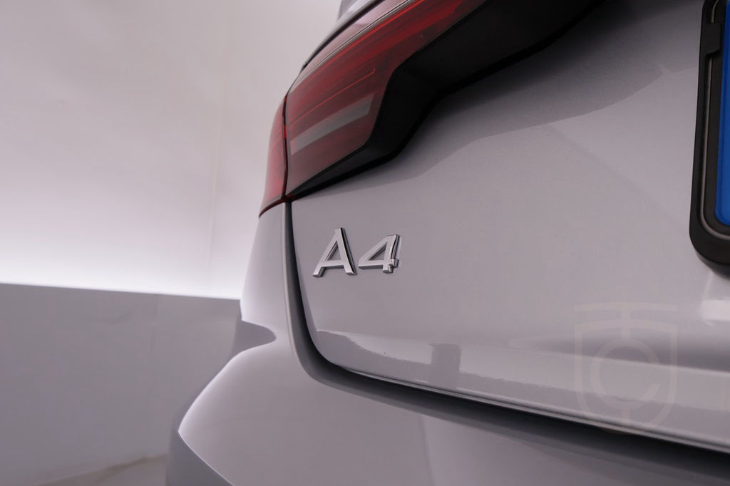 Audi A4 Sedan 40 TDI quattro