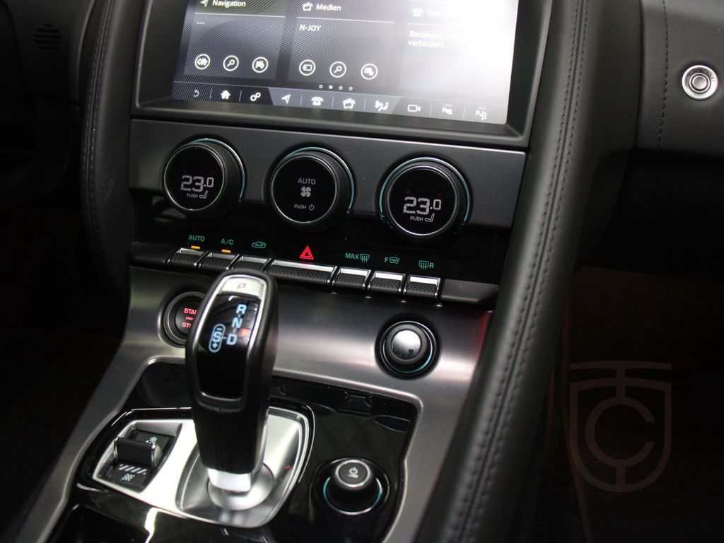 Jaguar F-Type Coupe P575 AWD Aut R75 Pano DAB LED RFK