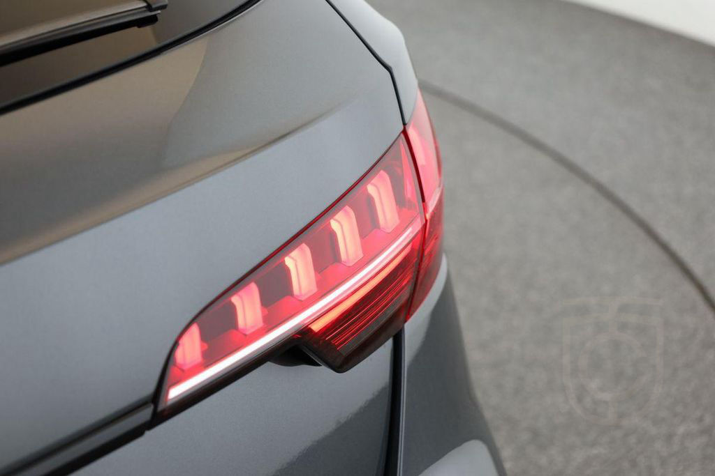 Audi RS4 Avant competition+ Matrix Pano Nav BangO Kam