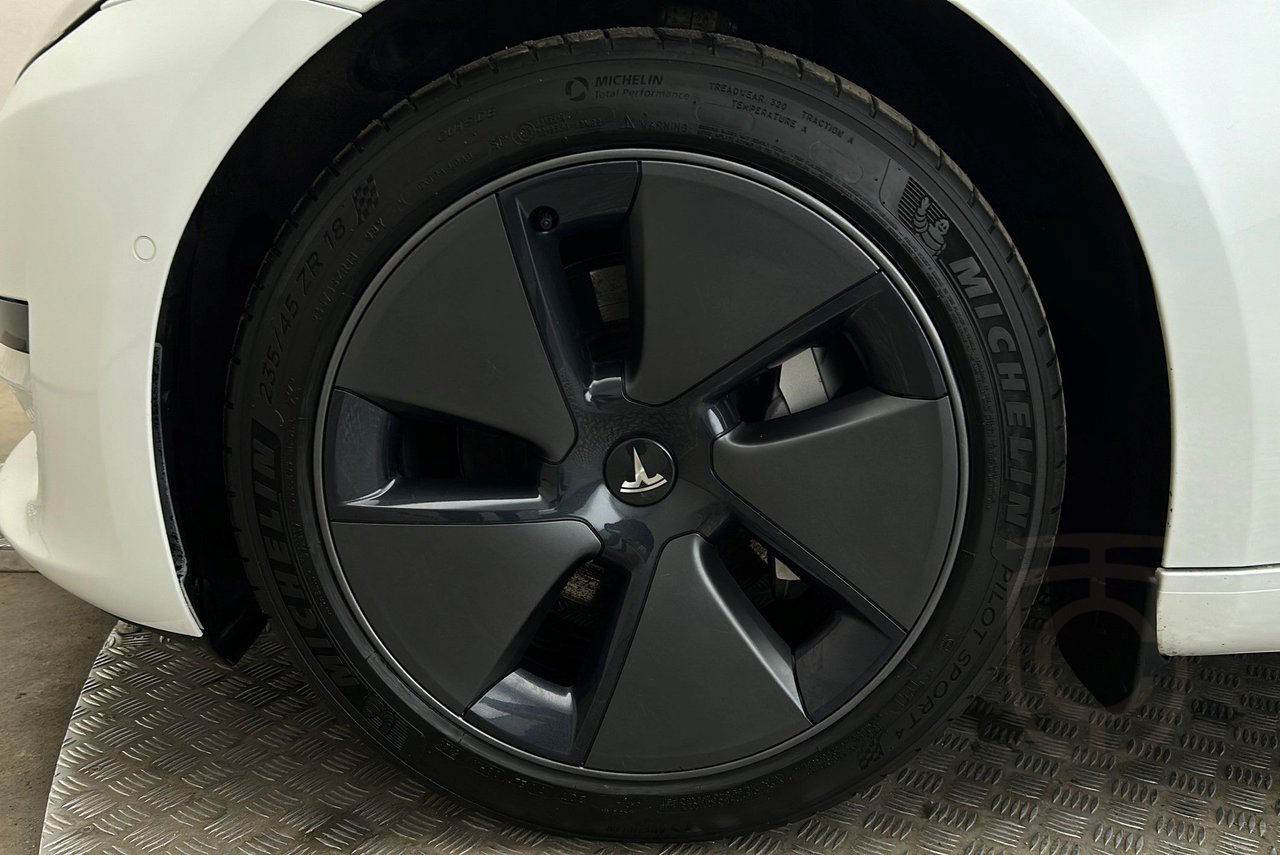 Tesla Model 3 Standard Range