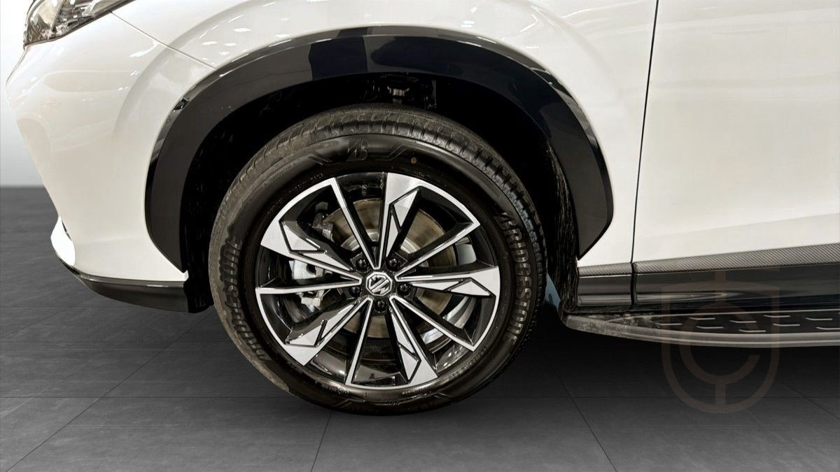 MG HS LUXURY PLUG-IN HYBRID