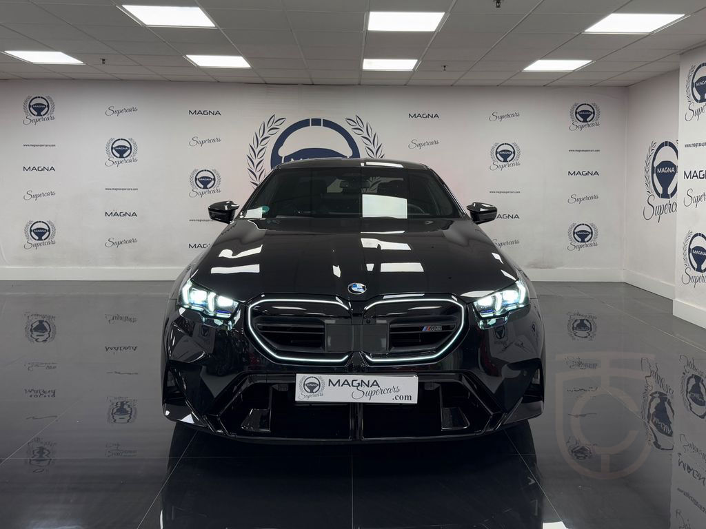BMW M5 Plug-In Hybrid xDrive A