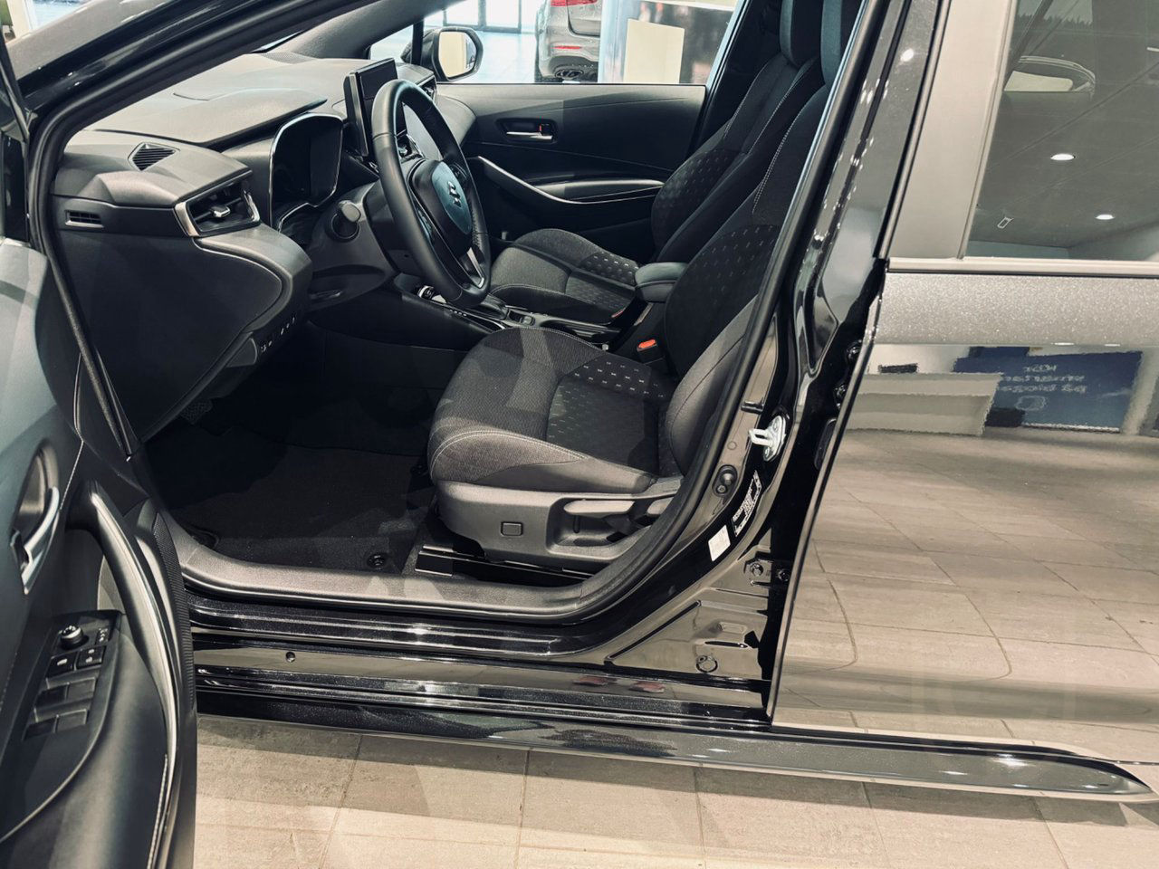 Suzuki Swace Hybrid e-CVT 103kW 2023 Inclusive