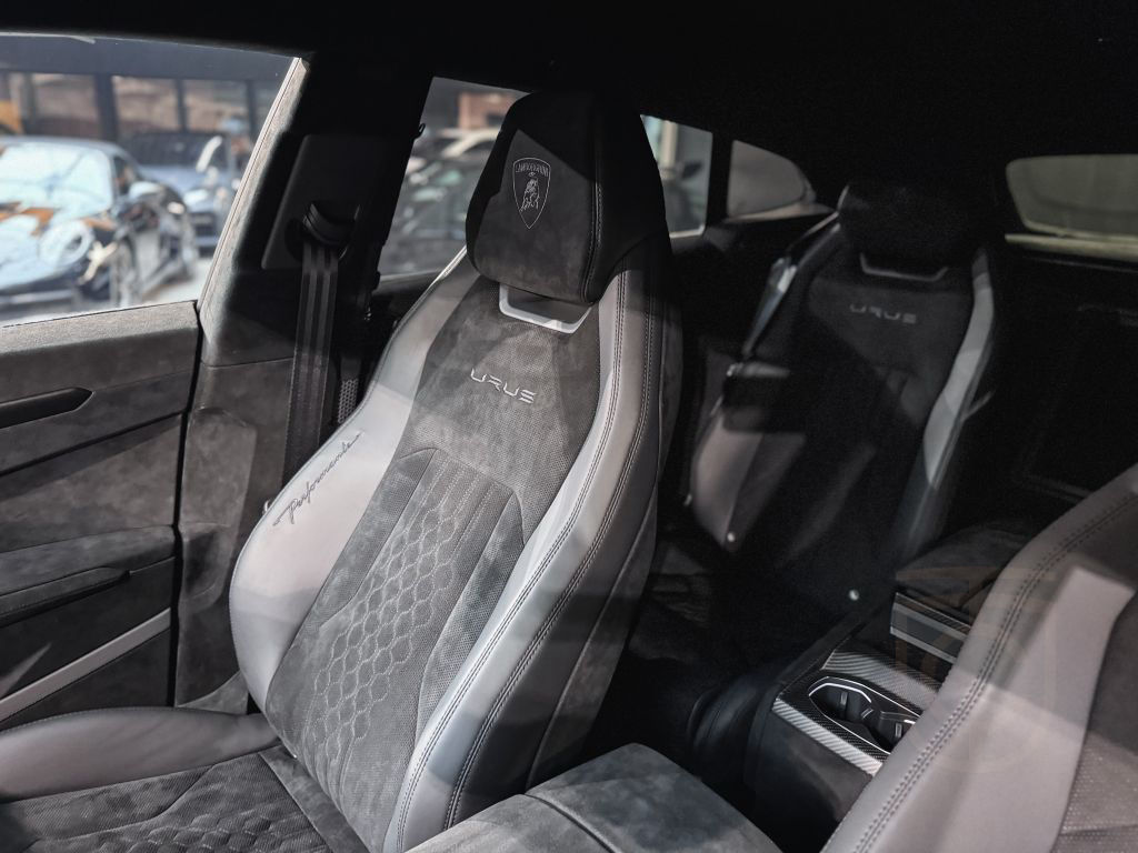 Lamborghini Urus Performante