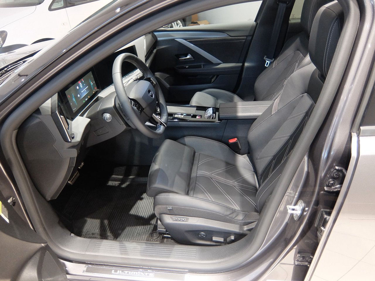 Opel Astra ST Ultimate P130