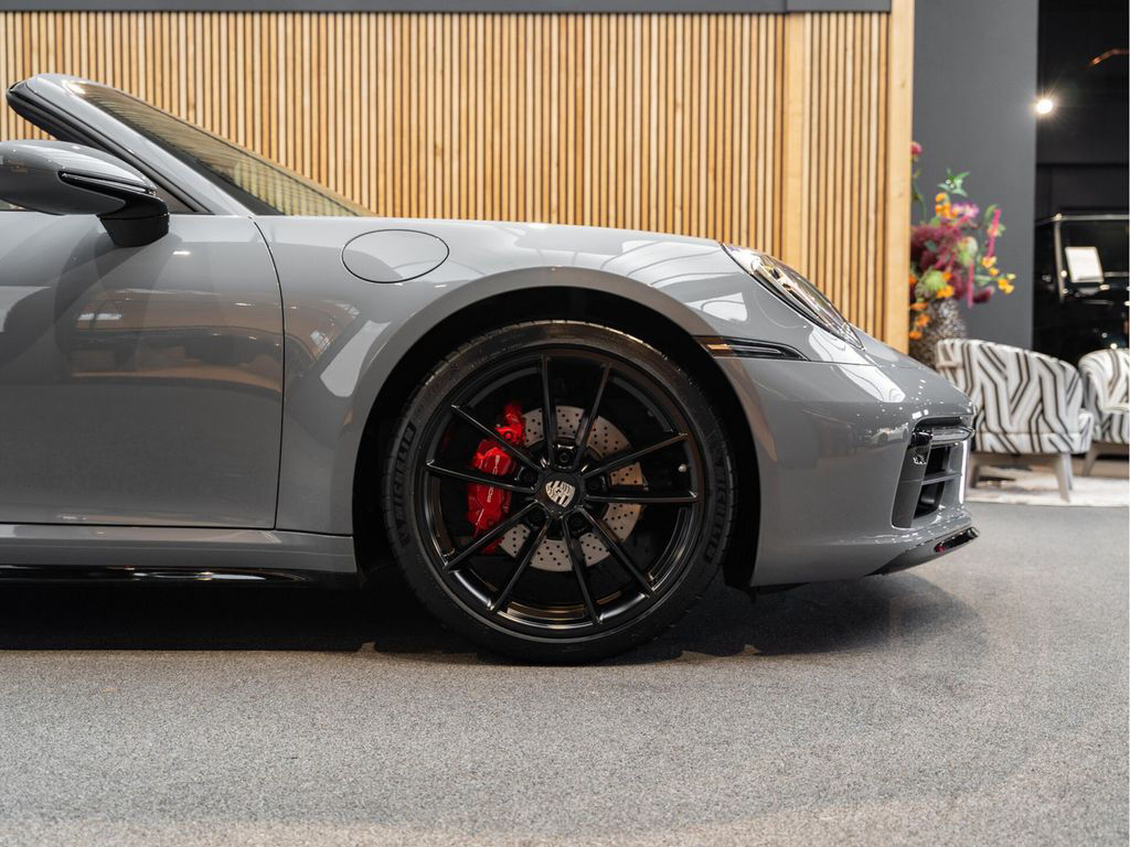 Porsche 992 992 Targa 4 Lift Carbon Bose 911 3.0 Targa 4