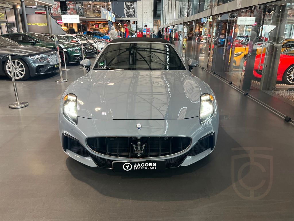 Maserati GranCabrio 3.0 V6 Trofeo Auto *Maserati Köln*