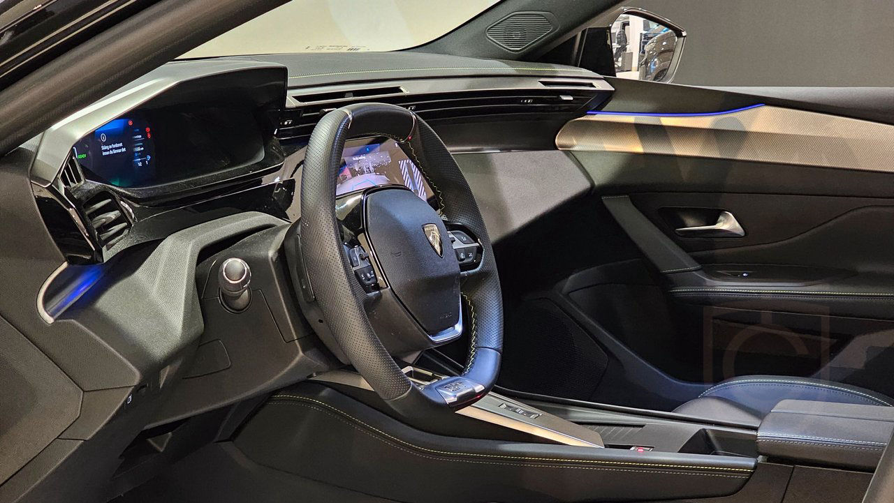 Peugeot 408 GT  Plug-in Hybrid 225
