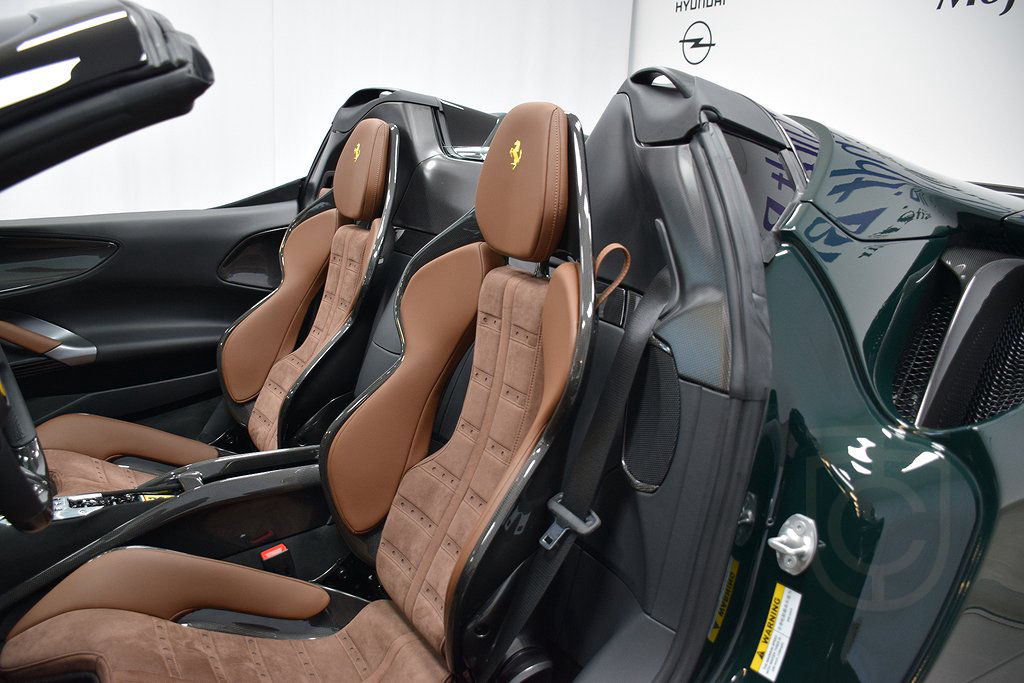 Ferrari SF90 Spider 4.0 V8 DCT 735kW 2024