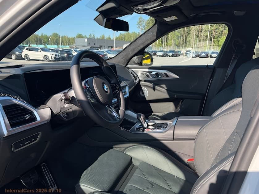 BMW XM 4.4 V8 +
