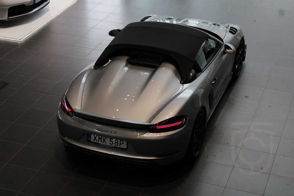 Porsche 718 Spyder RS