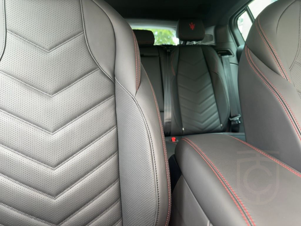 Maserati Grecale Modena MY24 Mild Hybrid MIT AHK 330 PS -