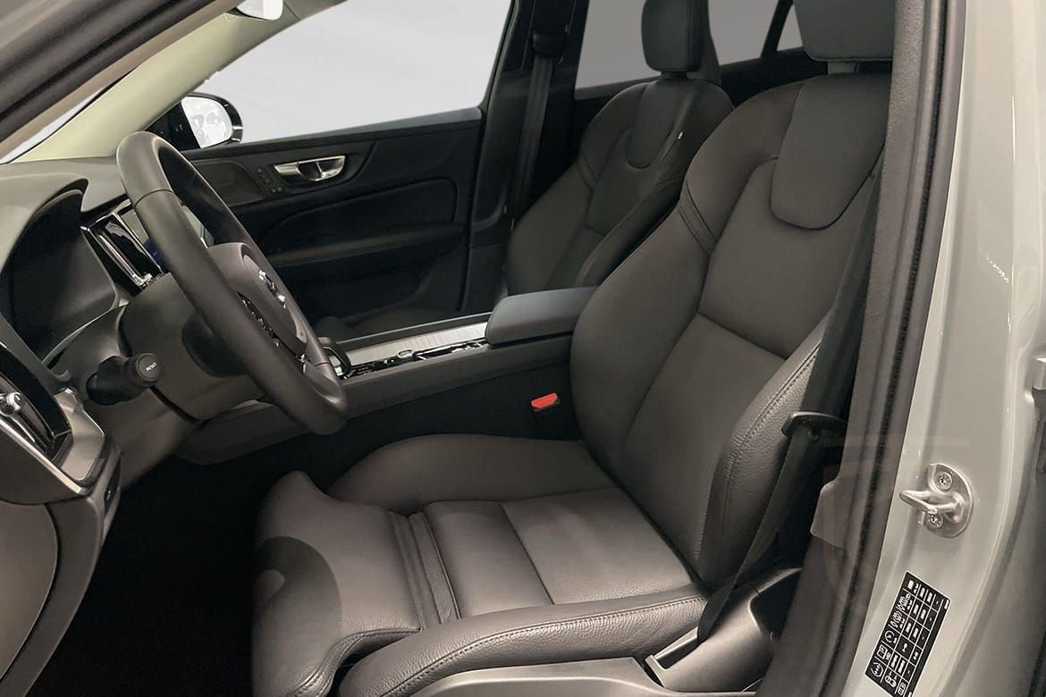 Volvo V60 B4 Bensin Plus Dark