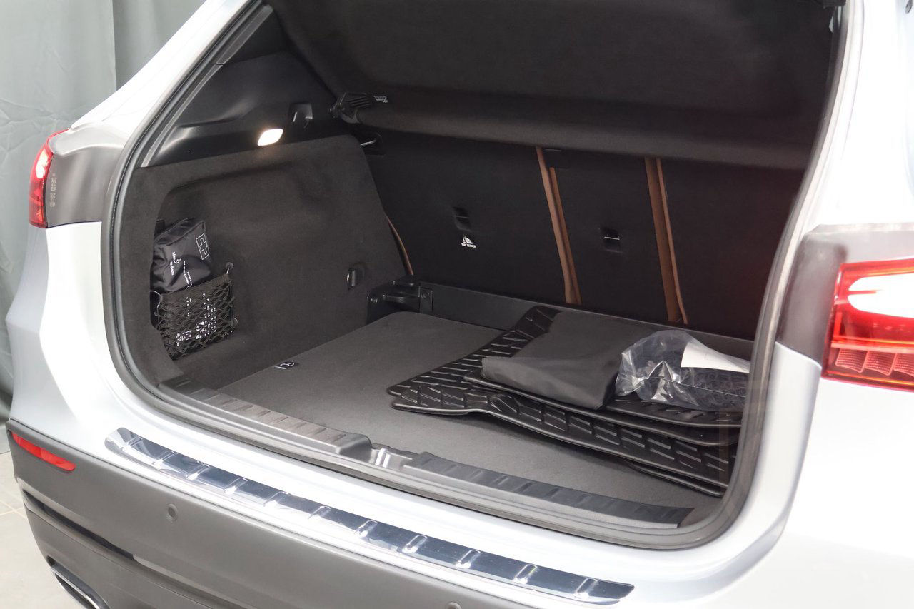 Mercedes-Benz GLA 200 AMG Line ADVANCED PLUS