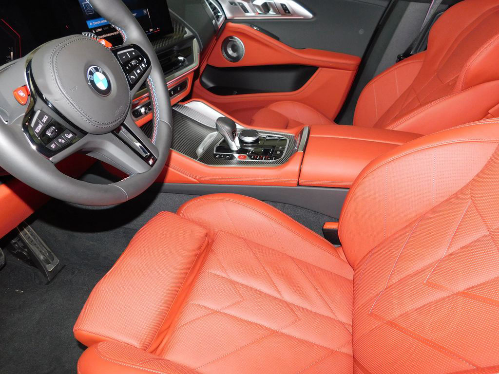 BMW XM (BMW Individual Merino/Soft-Close/Carbon)