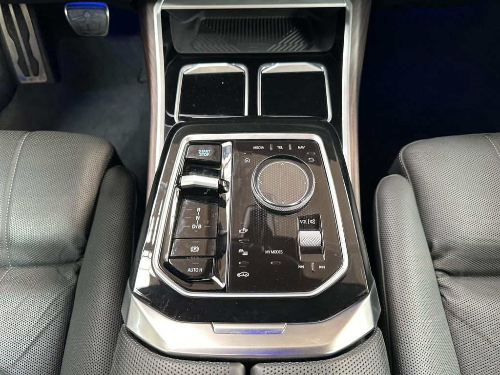 BMW i7 xDrive60 M Sport Pro|SkyLounge|AHK|Massage