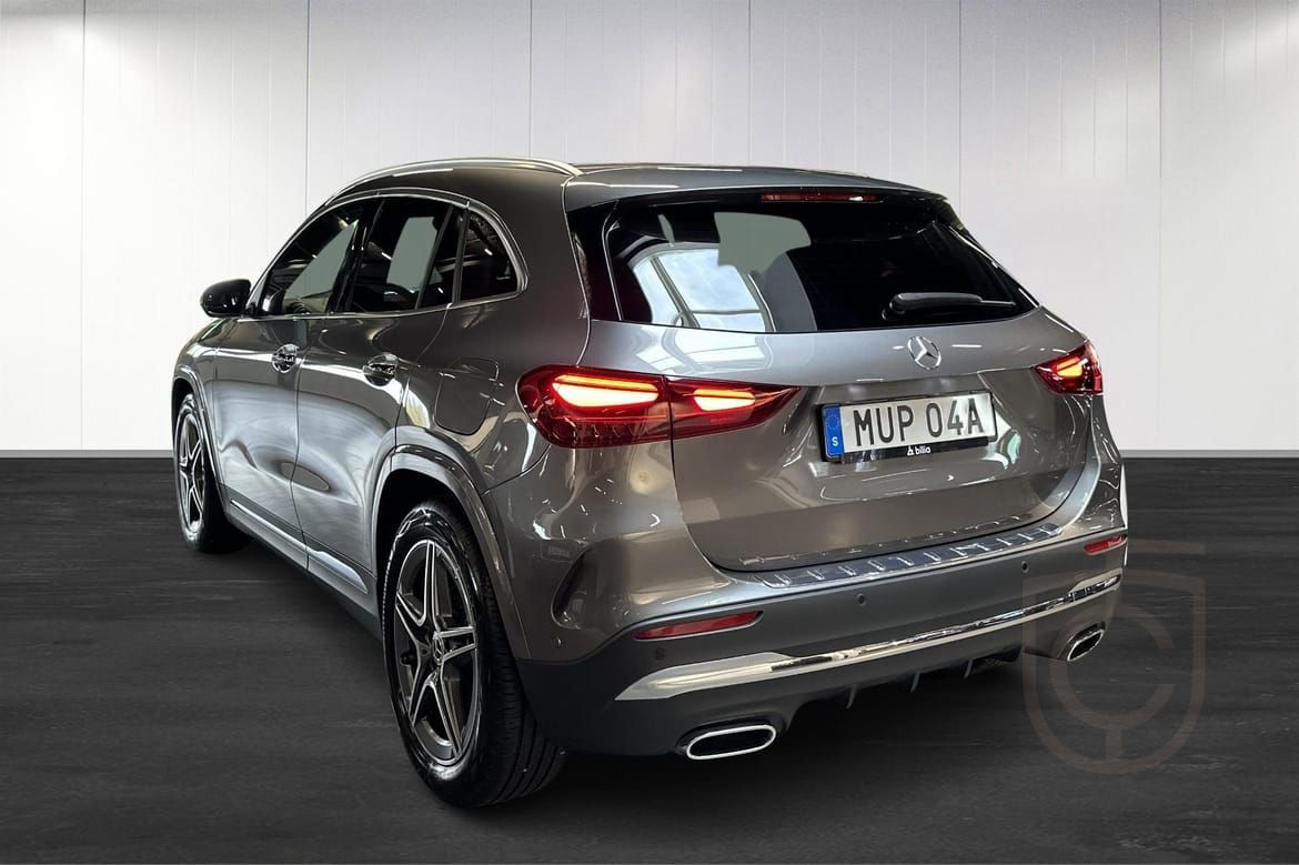 Mercedes-Benz GLA 200 AMG Panorama 360° Distronic