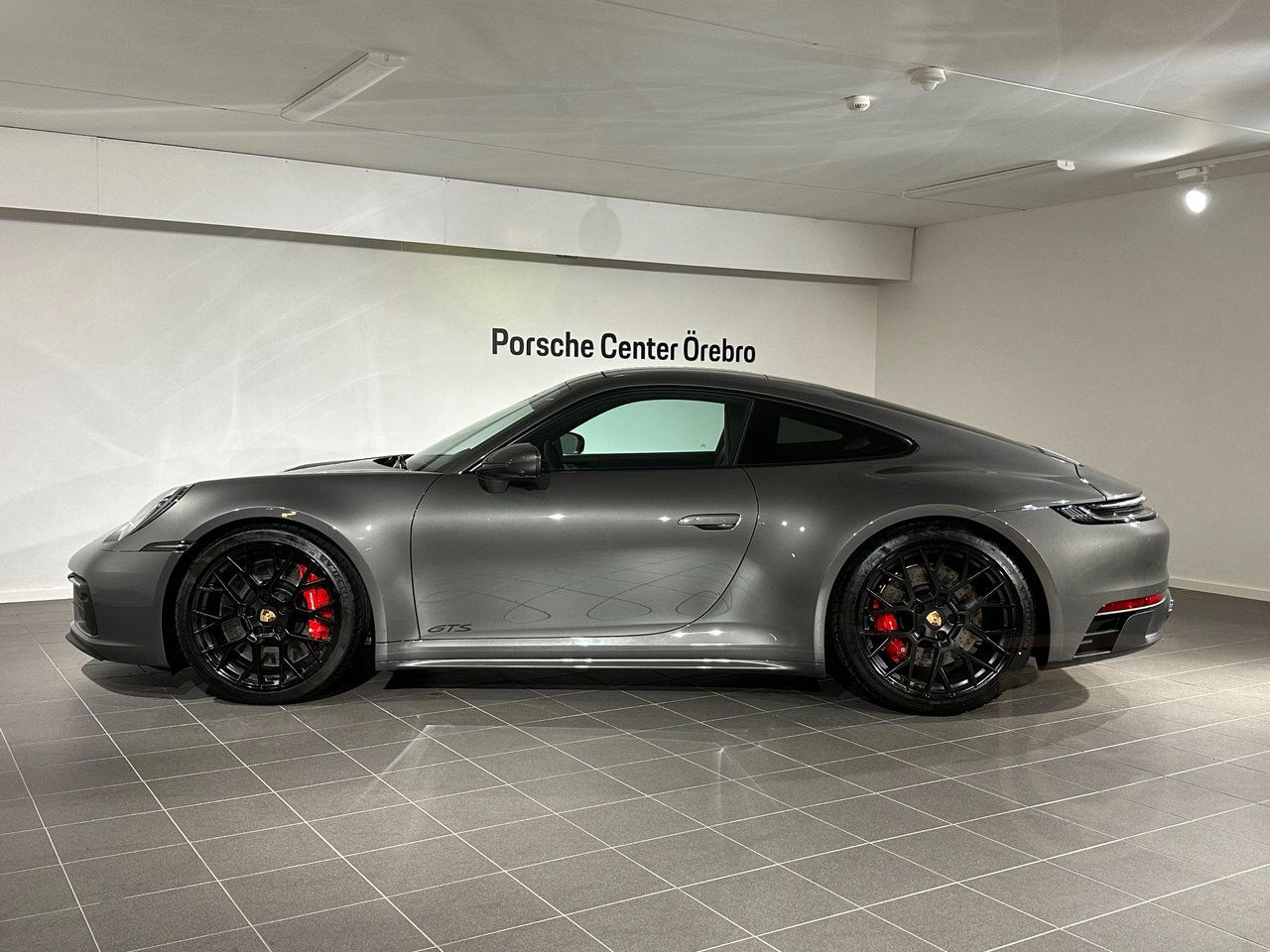 Porsche 911 992 Carrera 4 GTS