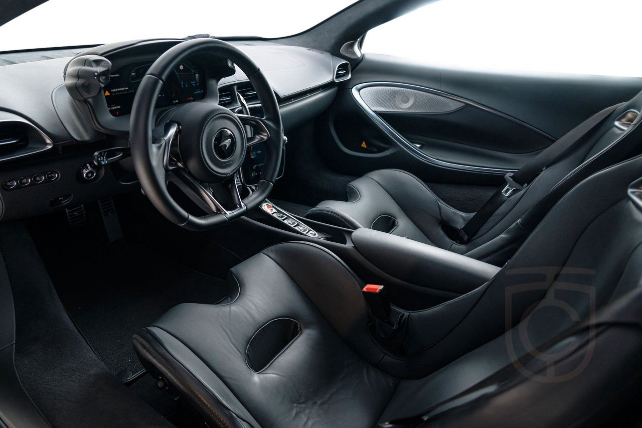 McLaren Artura Spider