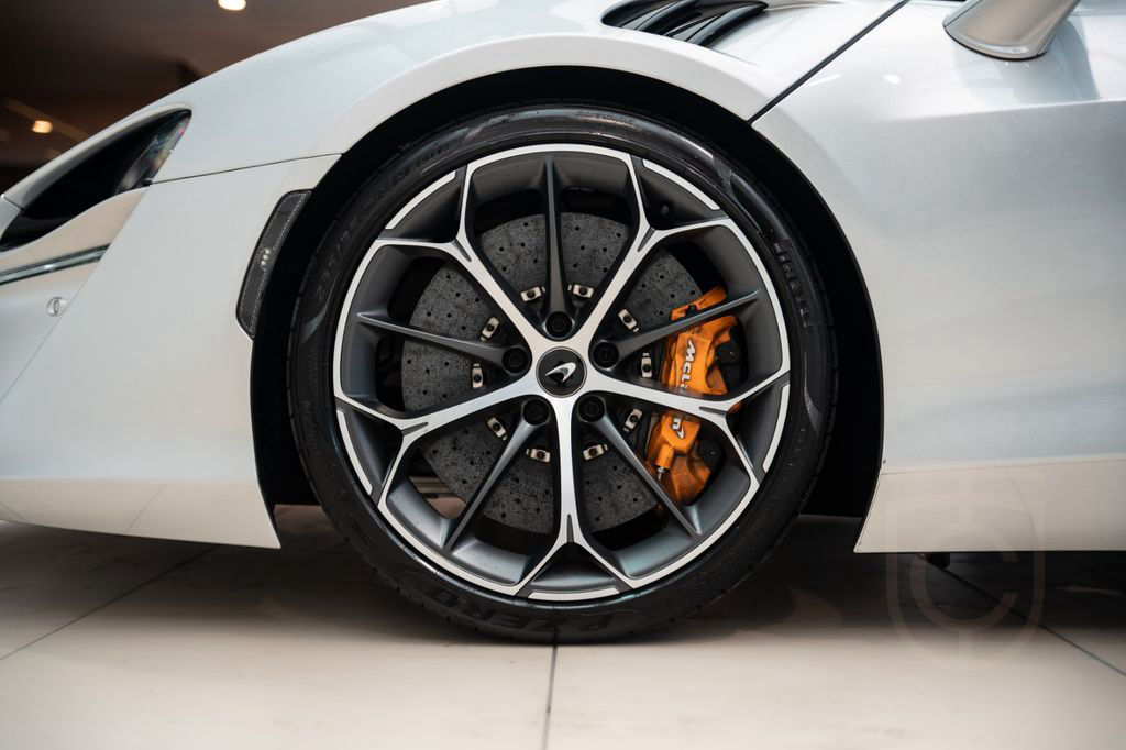 McLaren Artura Spider