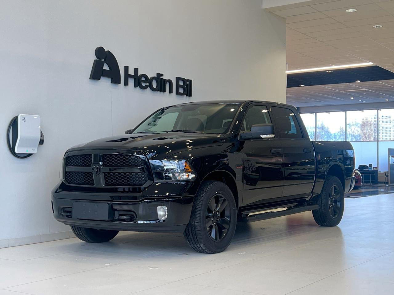 Dodge RAM 1500 CLASSIC BLACK EDITION V8 5.7 HEMI