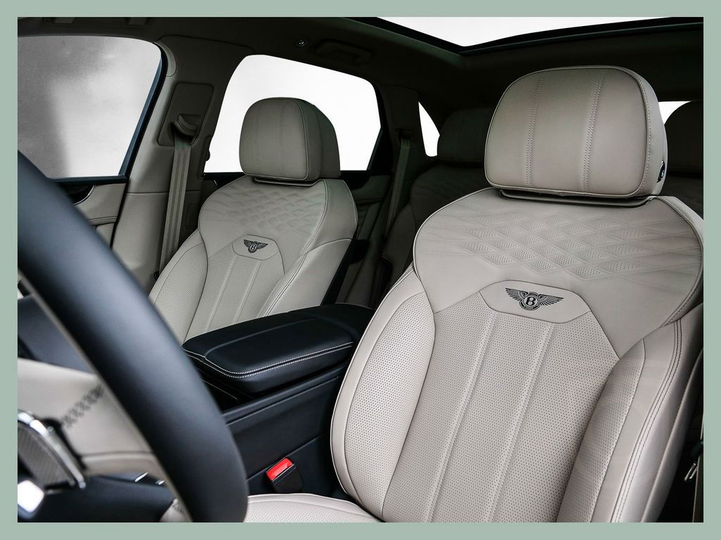 Bentley Bentayga V8 Azure // BENTLEY DÜSSELDOF