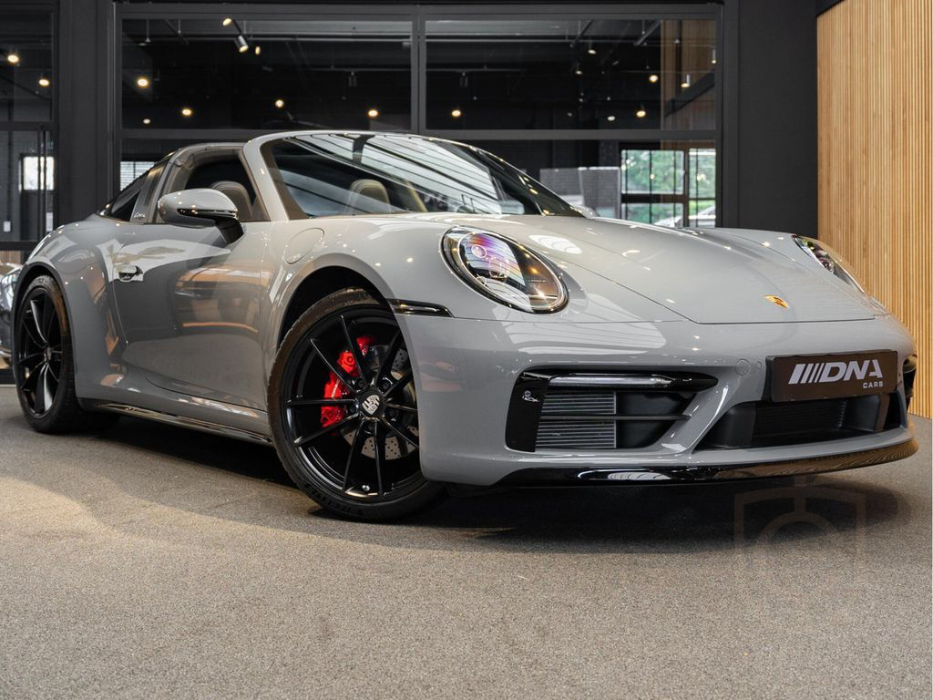 Porsche 992 992 Targa 4 Lift Carbon Bose 911 3.0 Targa 4