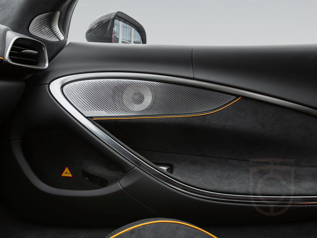 McLaren Artura | Cosmos | Carbon Sill Finishers