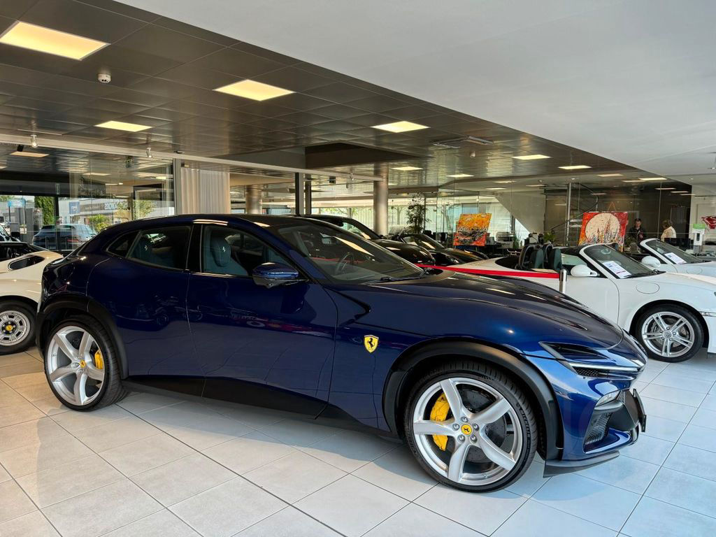 Ferrari Purosangue V12 725 DCT 4WD