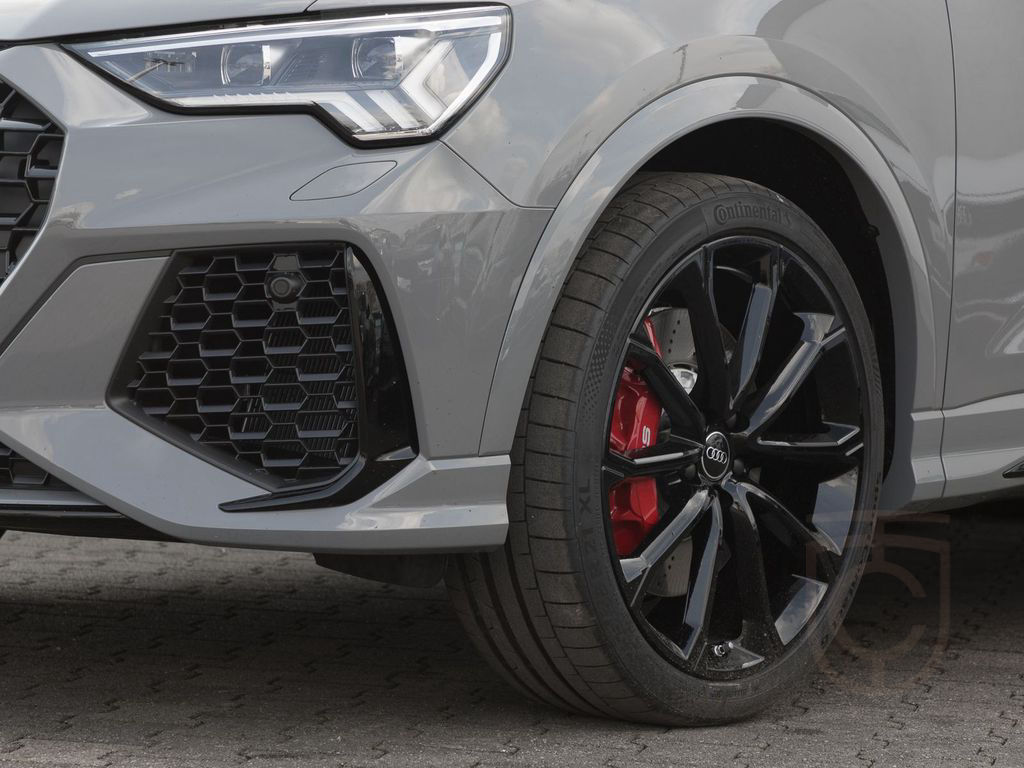 Audi RSQ3 2.5 TFSI Q 360* MATRIX SONOS RS SPORT-AGA P