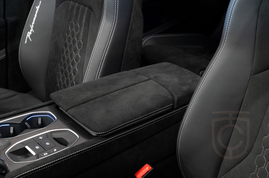 Lamborghini Urus Performante|FULL CARBON|AKRAPOVIC|B&O|VOLL