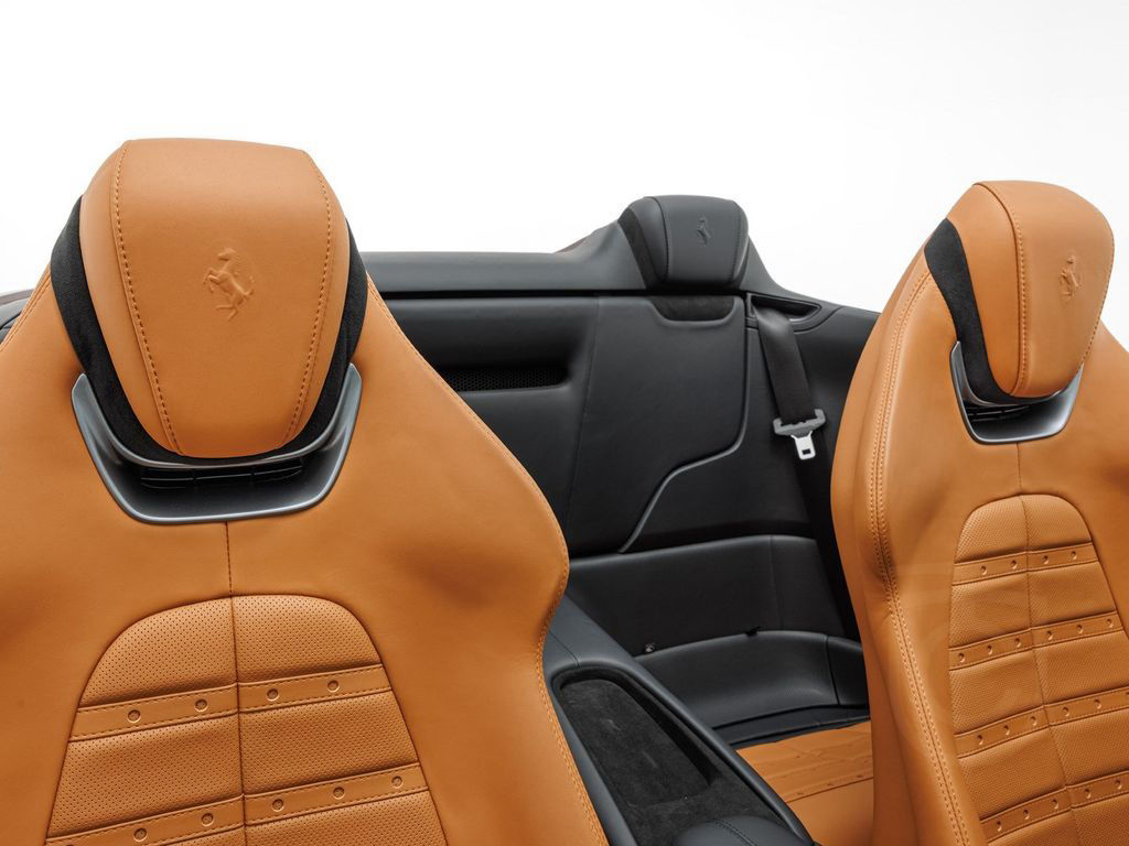 Ferrari Roma Spider