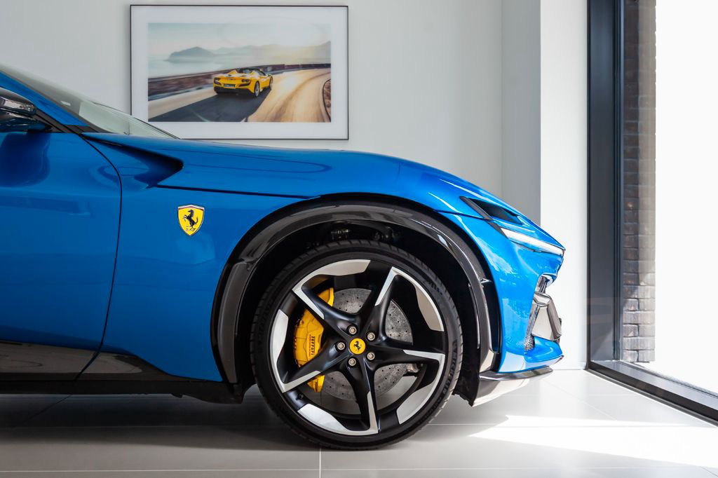 Ferrari Purosangue V12 DCT - Blu Corsa, Visual Carbon