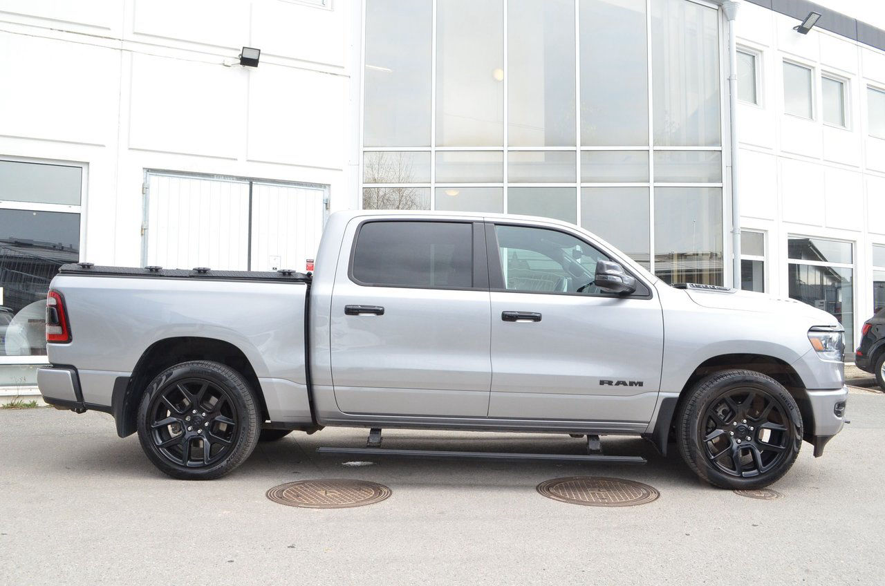 Dodge RAM 5.7 V8 HEMI AWD Laramie Black