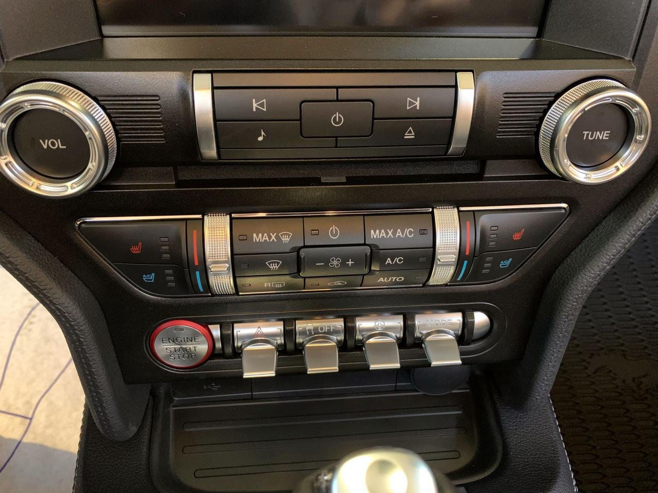Ford Mustang CONVERTIBLE AUTOMAT