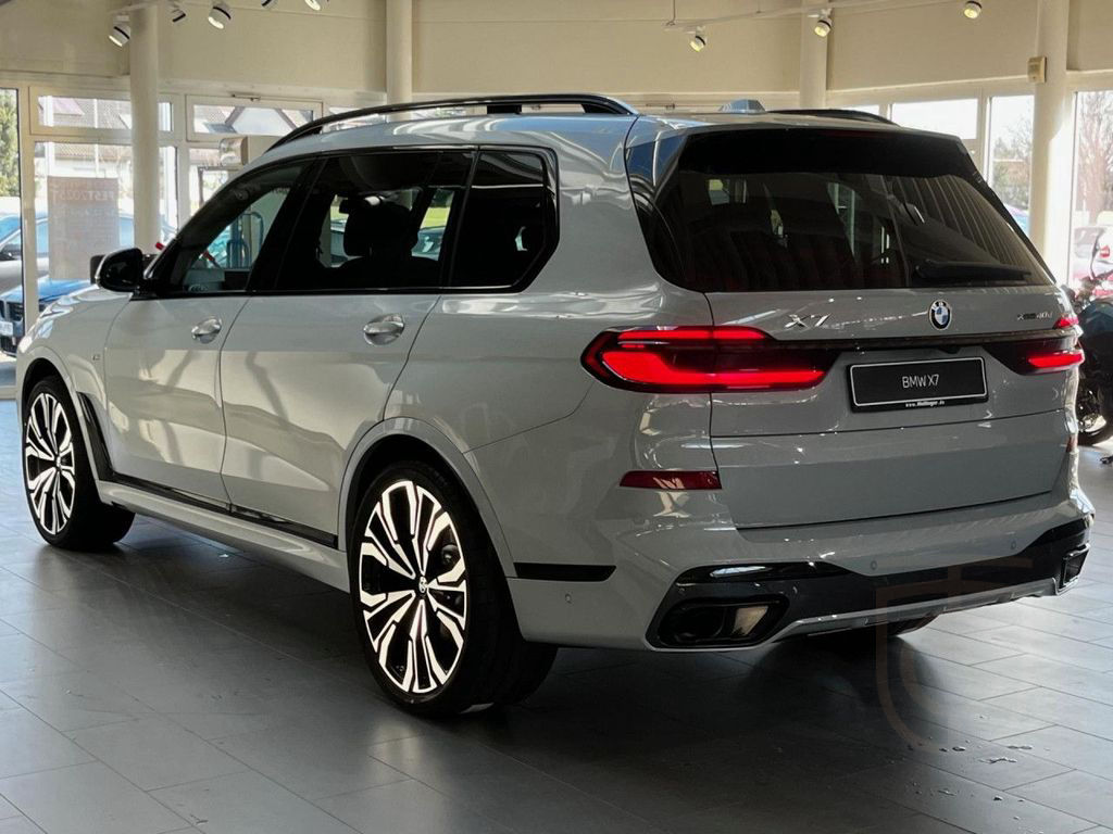 BMW X7 xDrive40d M Sport Kristall Bowers Massage 23"