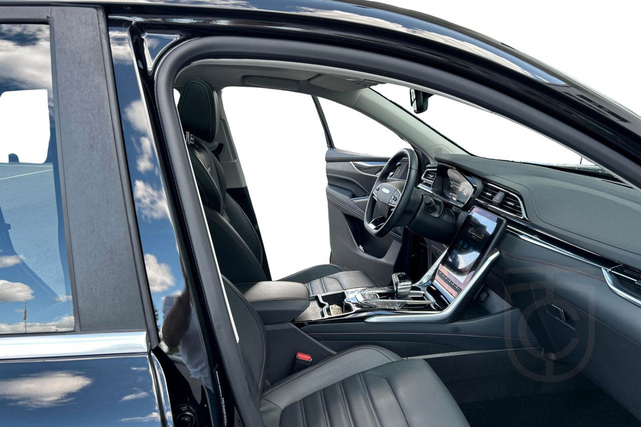 Maxus Euniq 6