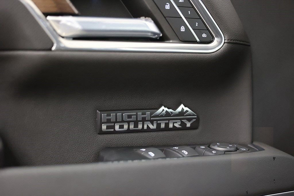 Chevrolet Silverado High Country 6.2L V8