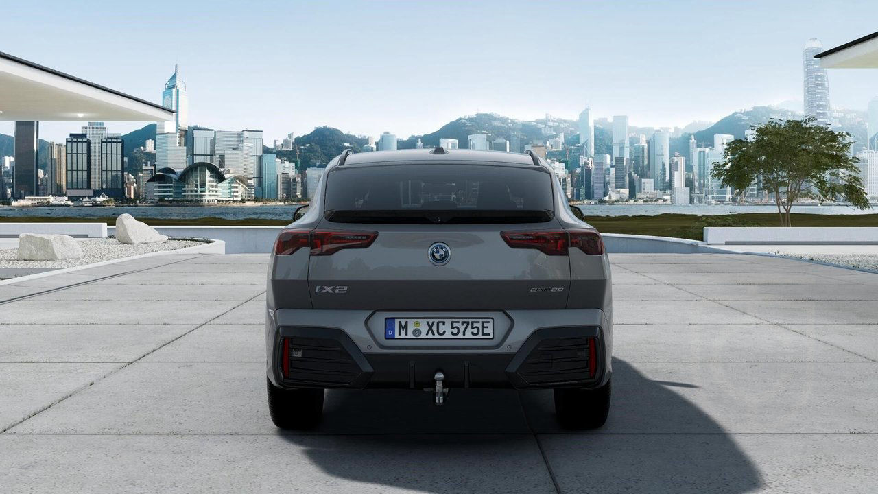 BMW iX2 eDrive20 150kW 2024