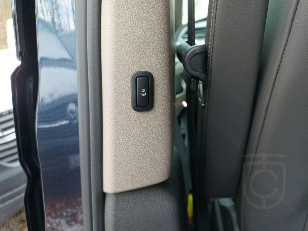 Volkswagen T7 Multivan Life lang 2.0 TDI+Anhängerkupplung+R