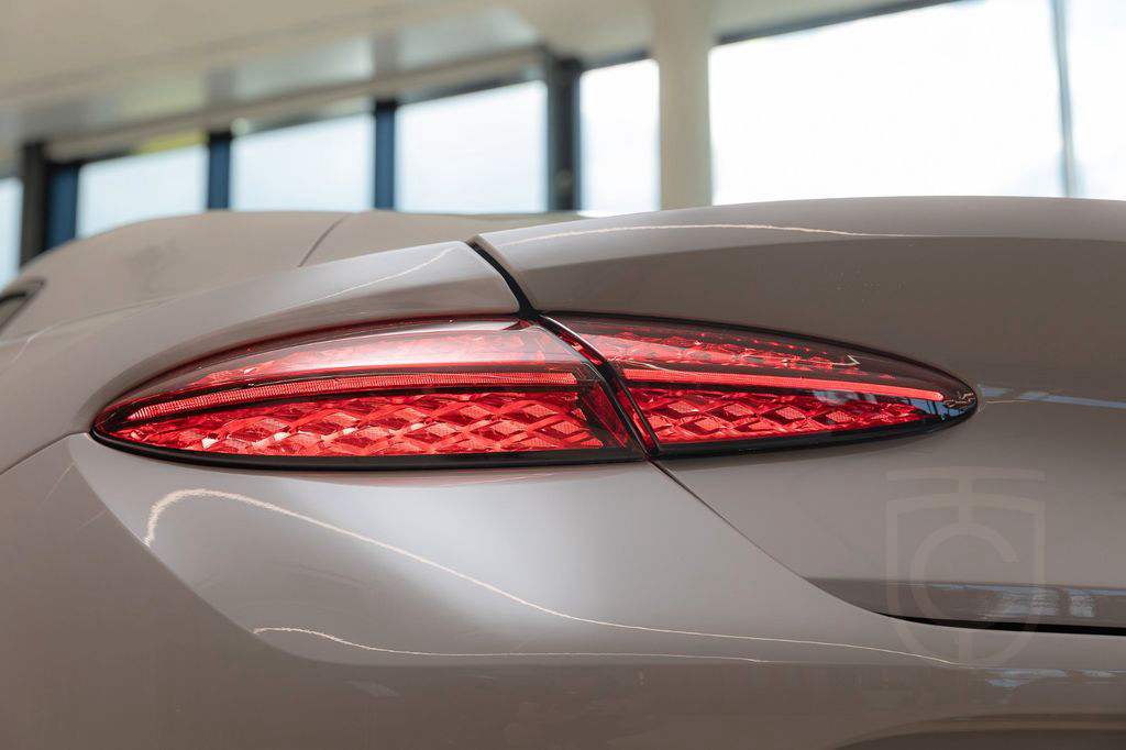 Bentley Continental GT Azure - Naim, Blackline spec.