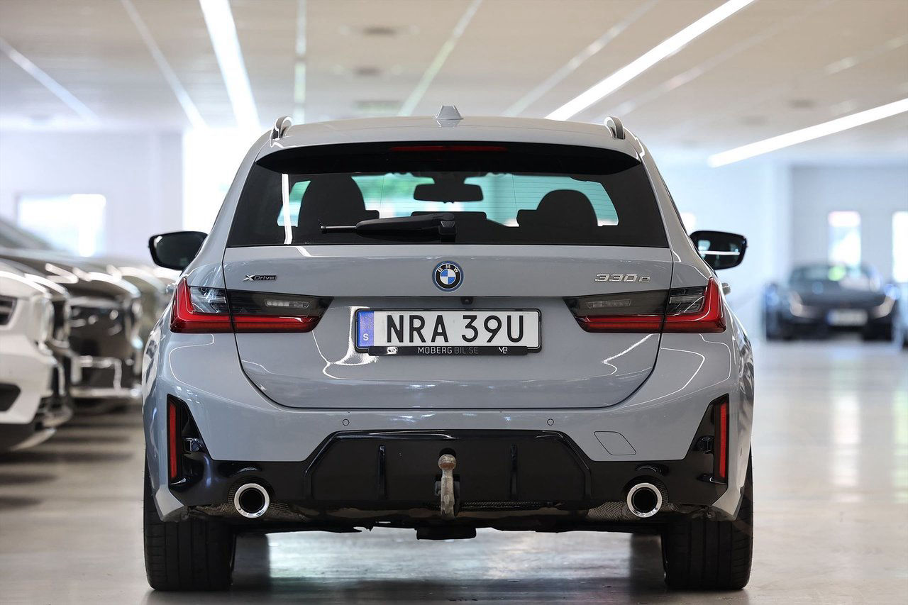 BMW 330e xDrive Touring M Sport Individual Shadow Line