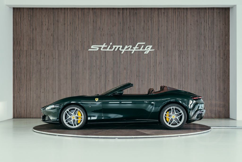 Ferrari Roma Spider, Verde British Racing, Carbon