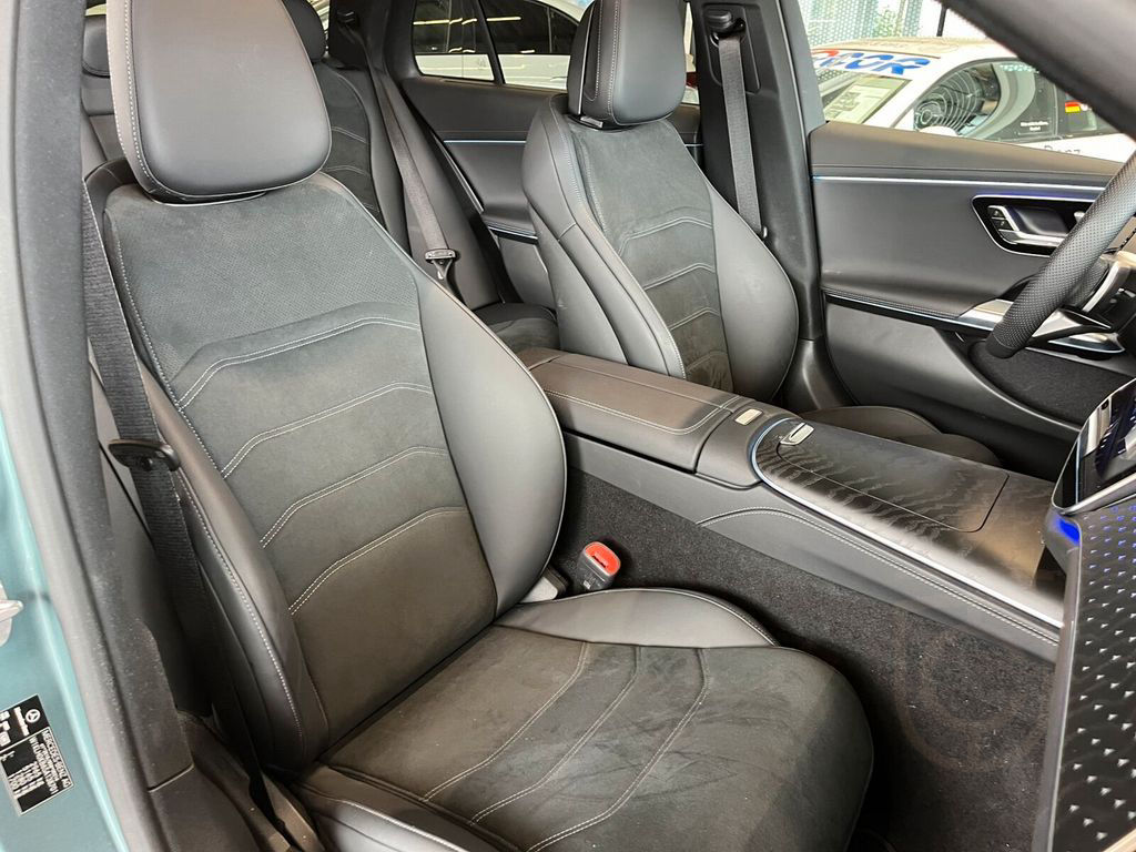 Mercedes-Benz E 300 de 4M T AMG PREMIUM FAP PANO 20" AHK NIGH