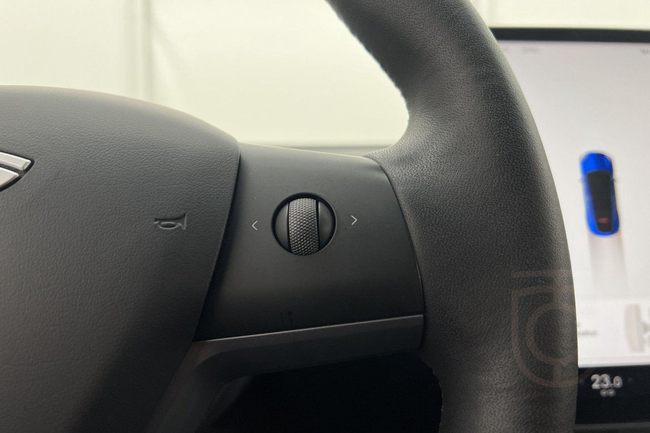 Tesla Model Y Long Range AWD Autopilot