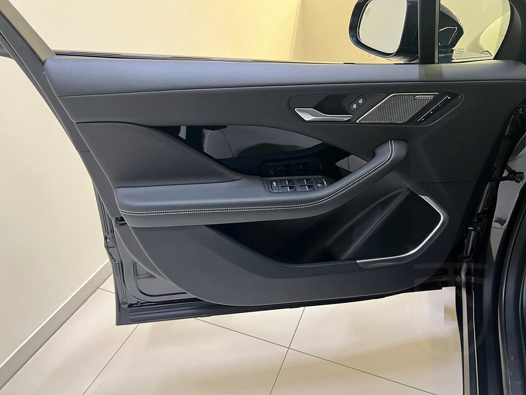 Jaguar I-Pace EV400