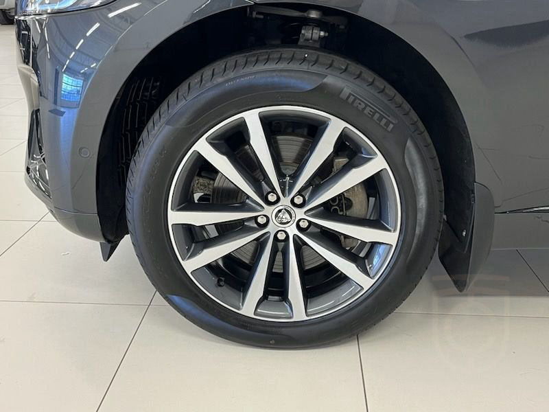 Jaguar F-Pace P400e