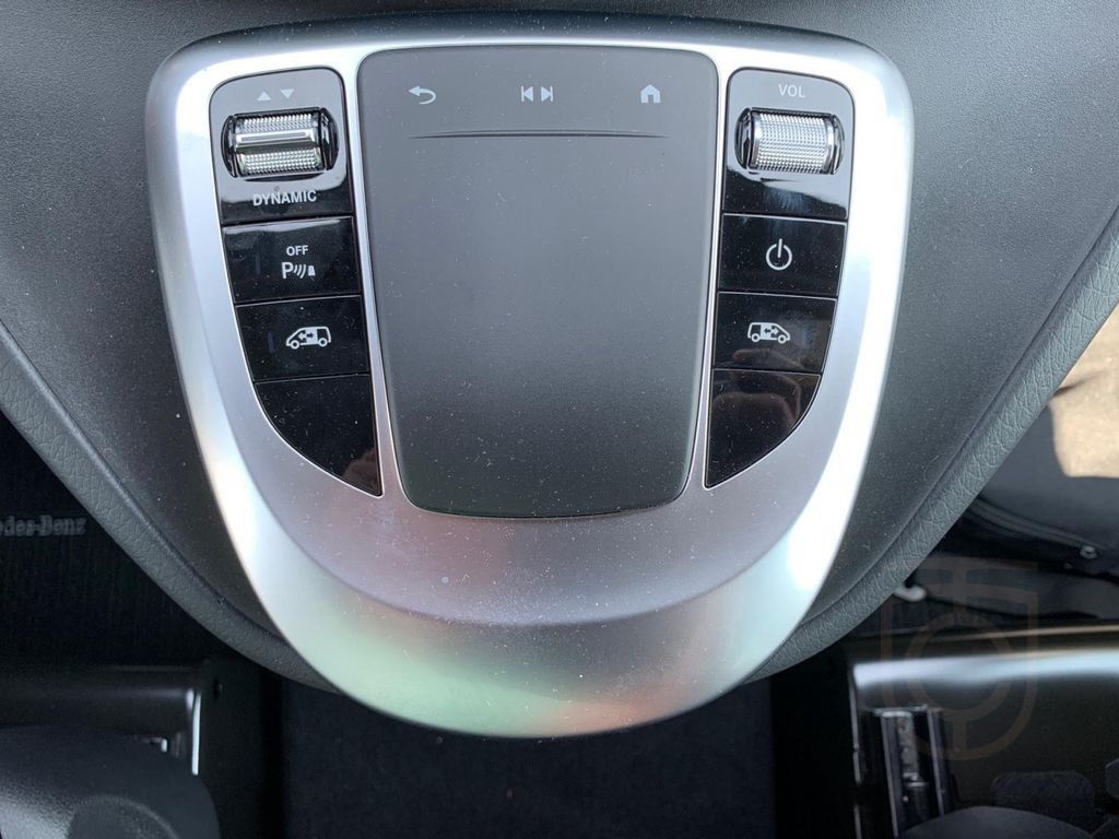 Mercedes-Benz EQV 300 Extralang SpurW KlimaA Navi Burmester